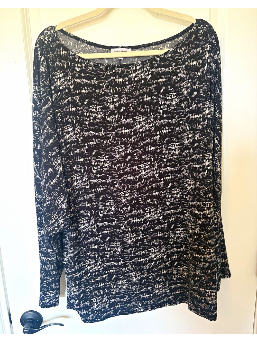 white birch Blouse 2X Black/White Abstract Boat Neck Dolman Long Sleeve Knit